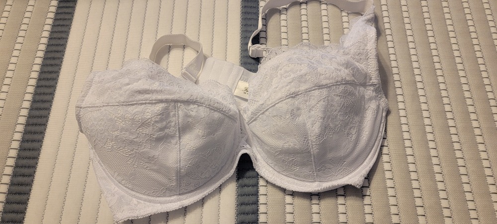 Fredricks of Hollywood push up bra